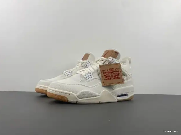 HYPE 'White' Air Jordan Levi's x 4 AO2571-100 0607